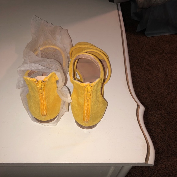 Shoes - Picture 2 of 6